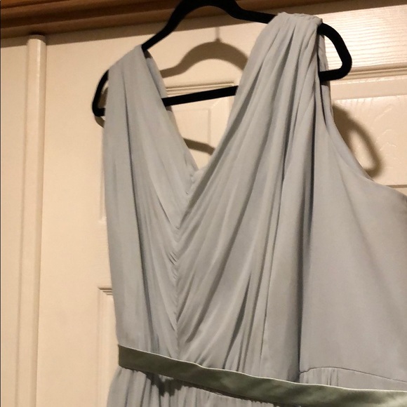 Formal Dress - Picture 1 of 5